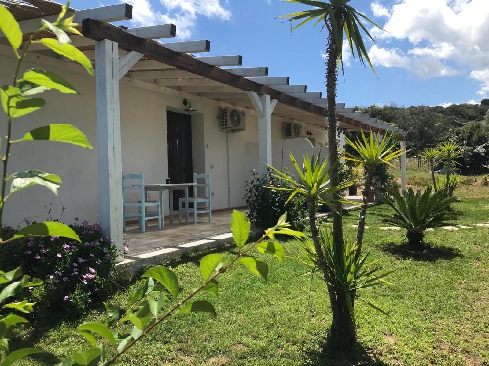 Hotel La Fragola In Campagna 6 K M Da San Pantaleo Exteriér fotografie